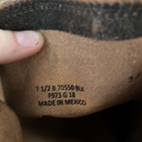 Distressed Frye - Veronica - boots. Just a little too small for me! - Picture 5 of 6